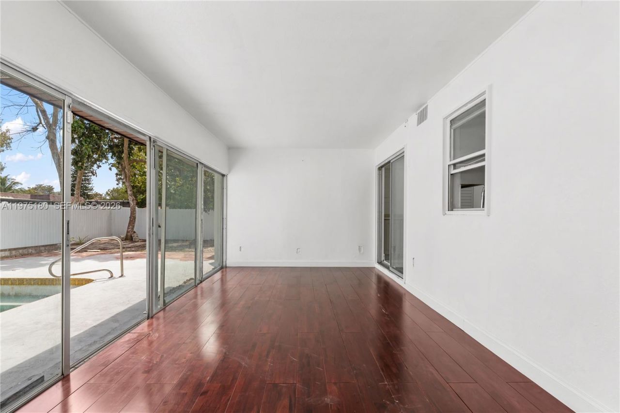 7906 NW 74th Ave , Tamarac, FL 33321 Photo