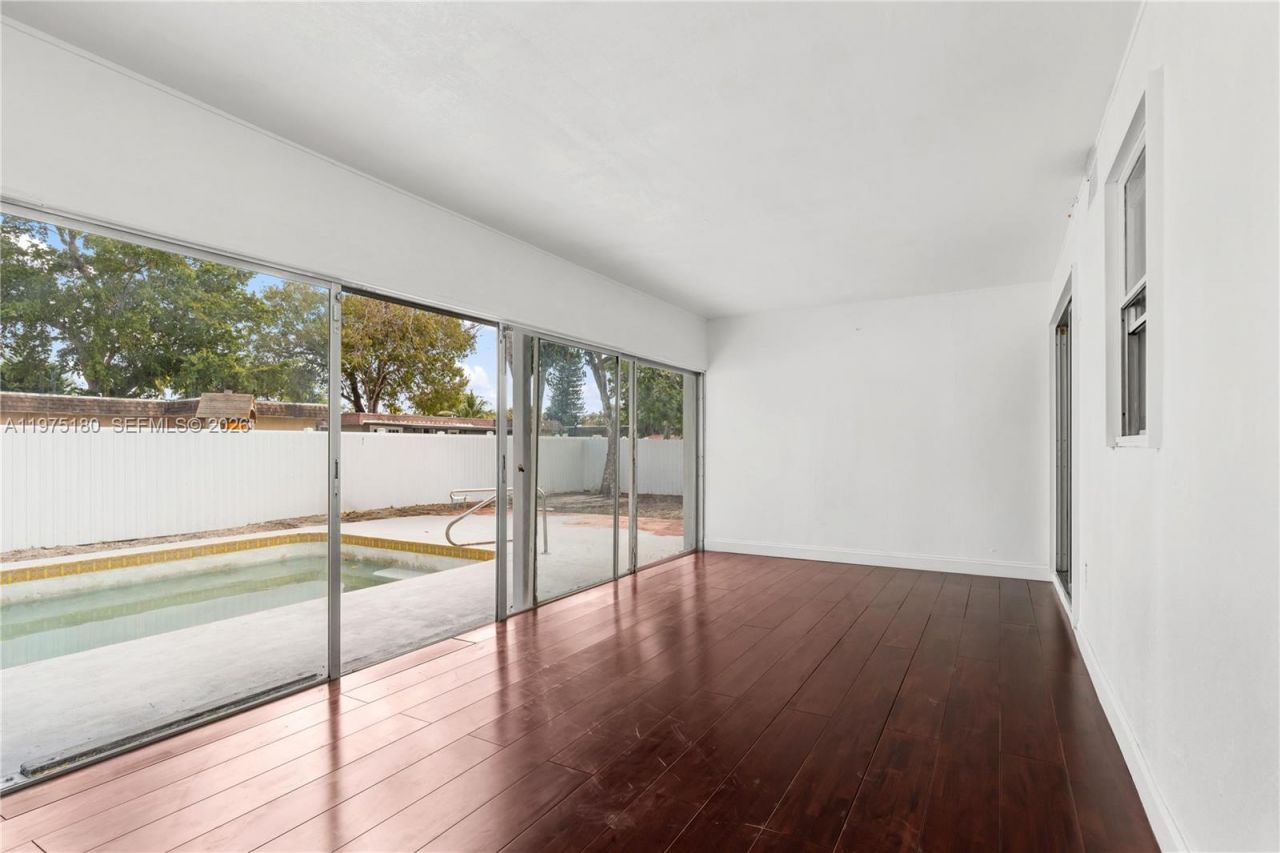 7906 NW 74th Ave , Tamarac, FL 33321 Photo