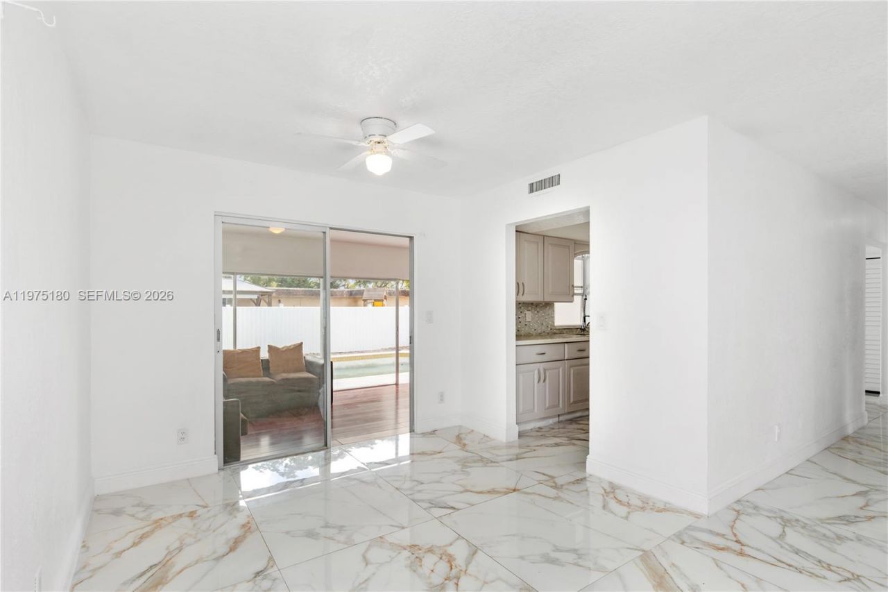 7906 NW 74th Ave , Tamarac, FL 33321 Photo