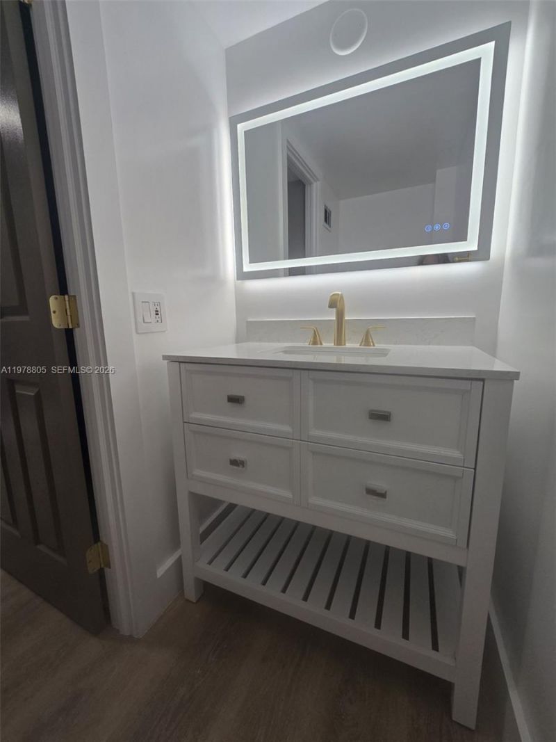 9800 W Bay Harbor Dr , Unit 305, Bay Harbor Islands, FL 33154 Photo