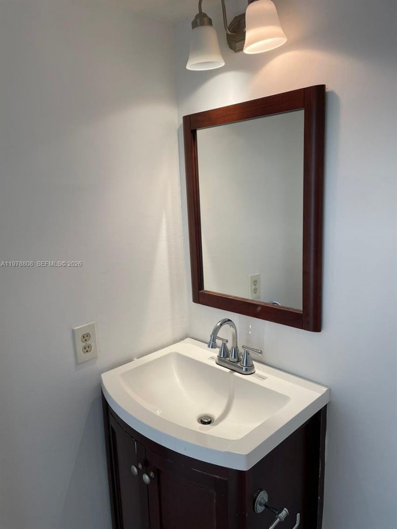 851 Three Islands Blvd, Unit 109, Hallandale Beach, FL 33009 Photo