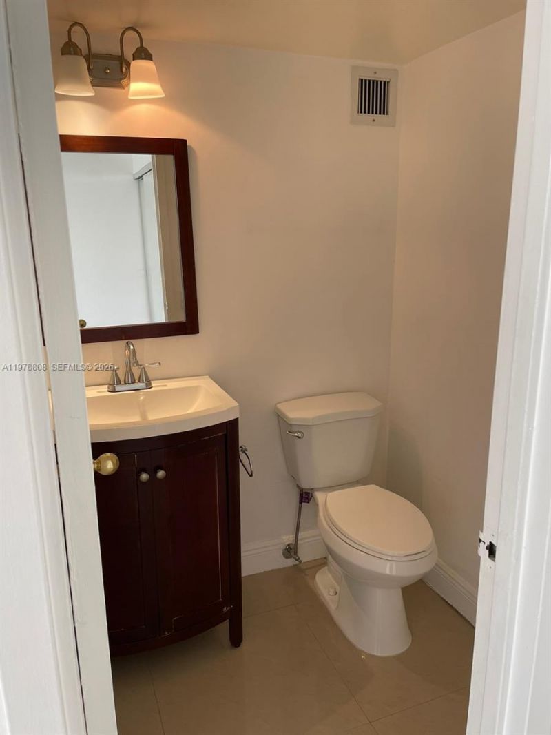 851 Three Islands Blvd, Unit 109, Hallandale Beach, FL 33009 Photo