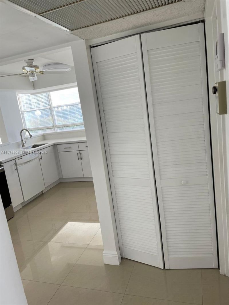 851 Three Islands Blvd, Unit 109, Hallandale Beach, FL 33009 Photo