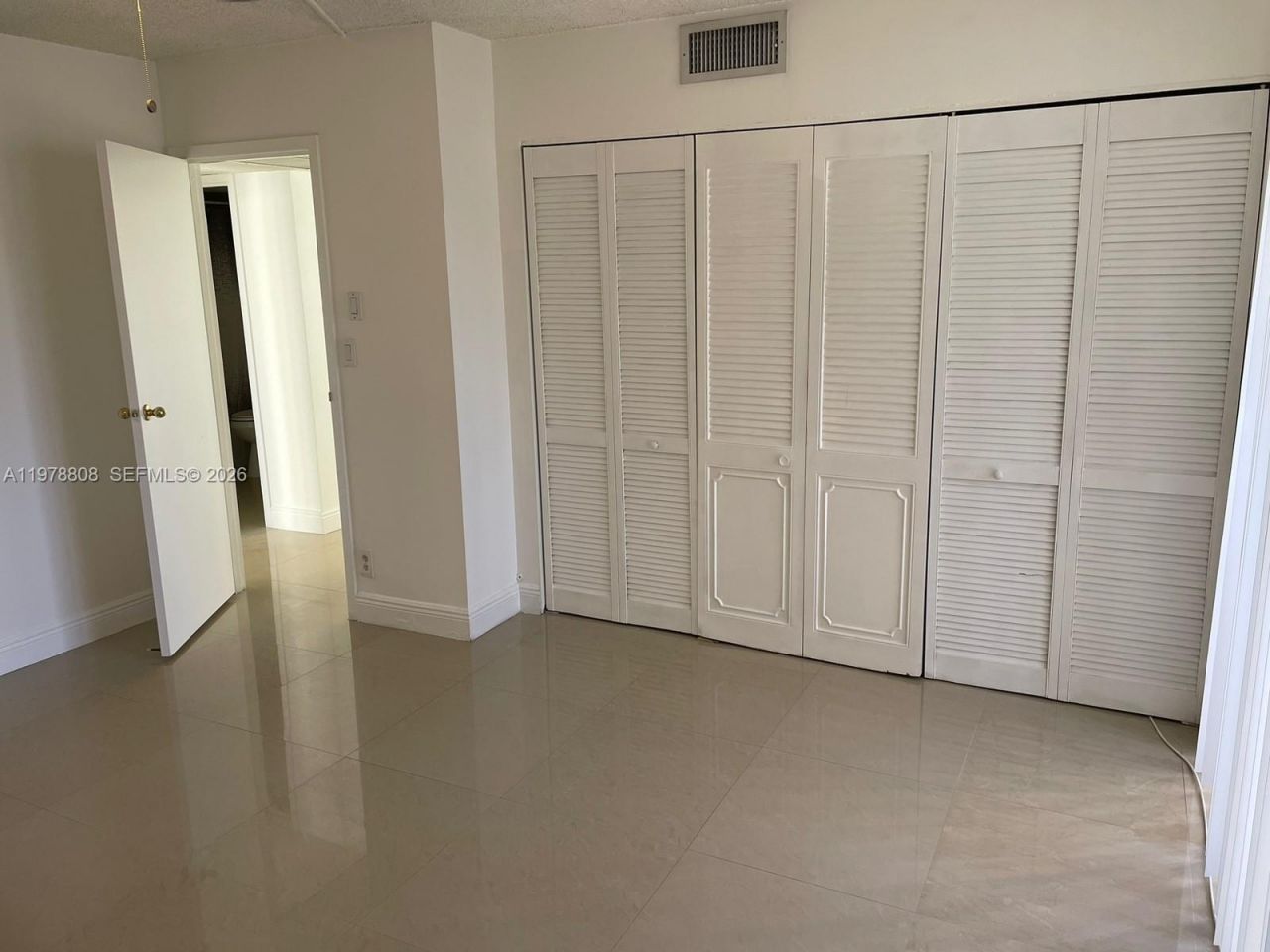 851 Three Islands Blvd, Unit 109, Hallandale Beach, FL 33009 Photo