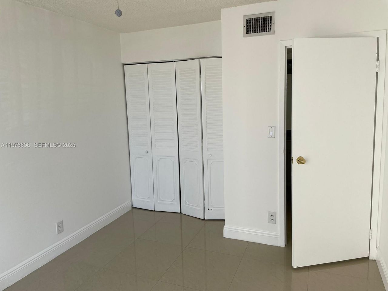 851 Three Islands Blvd, Unit 109, Hallandale Beach, FL 33009 Photo