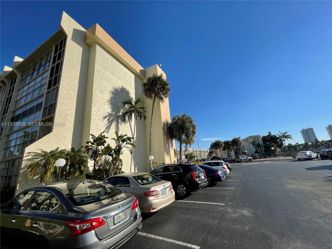 851 Three Islands Blvd, Unit 109, Hallandale Beach, FL 33009 Photo