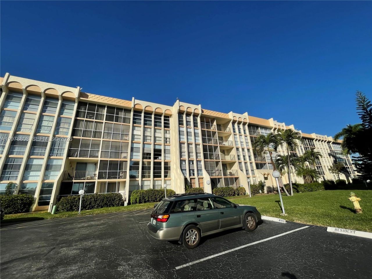 851 Three Islands Blvd, Unit 109, Hallandale Beach, FL 33009 Photo