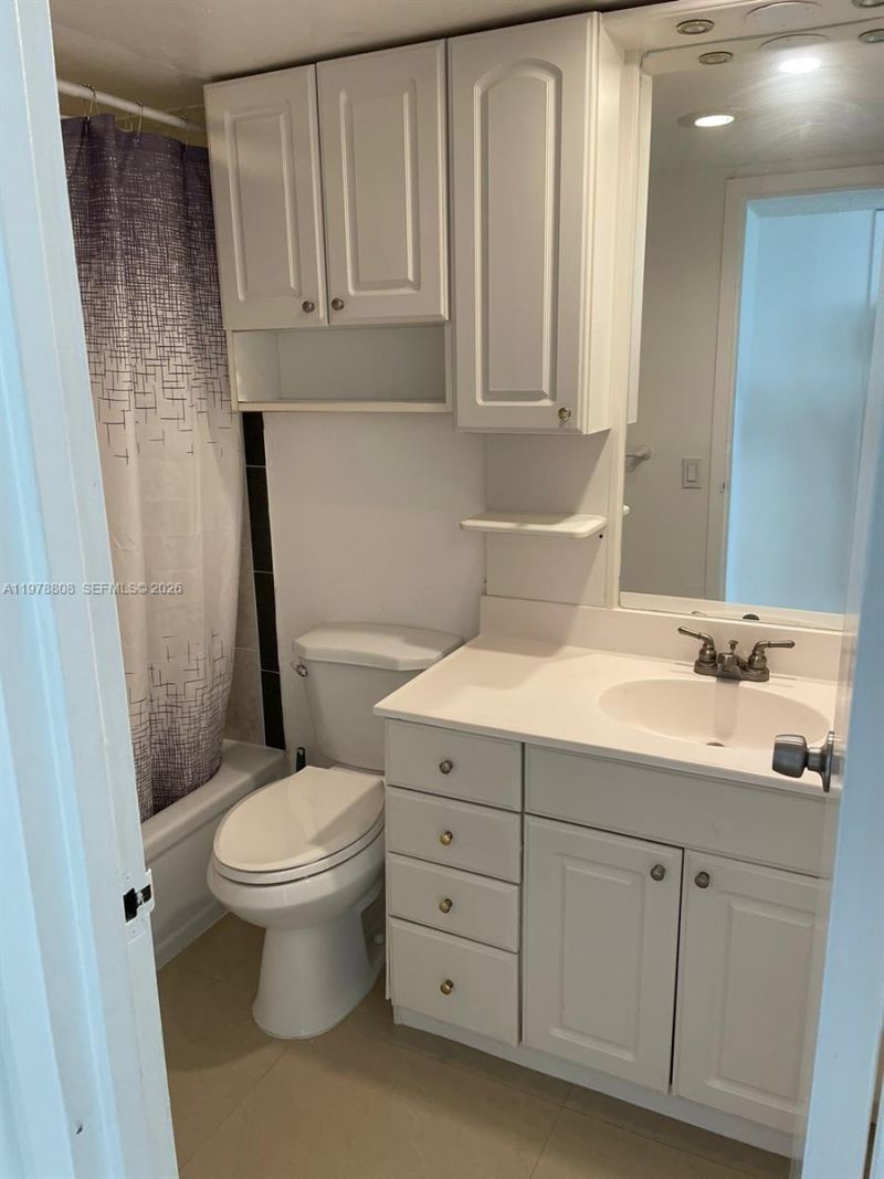 851 Three Islands Blvd, Unit 109, Hallandale Beach, FL 33009 Photo