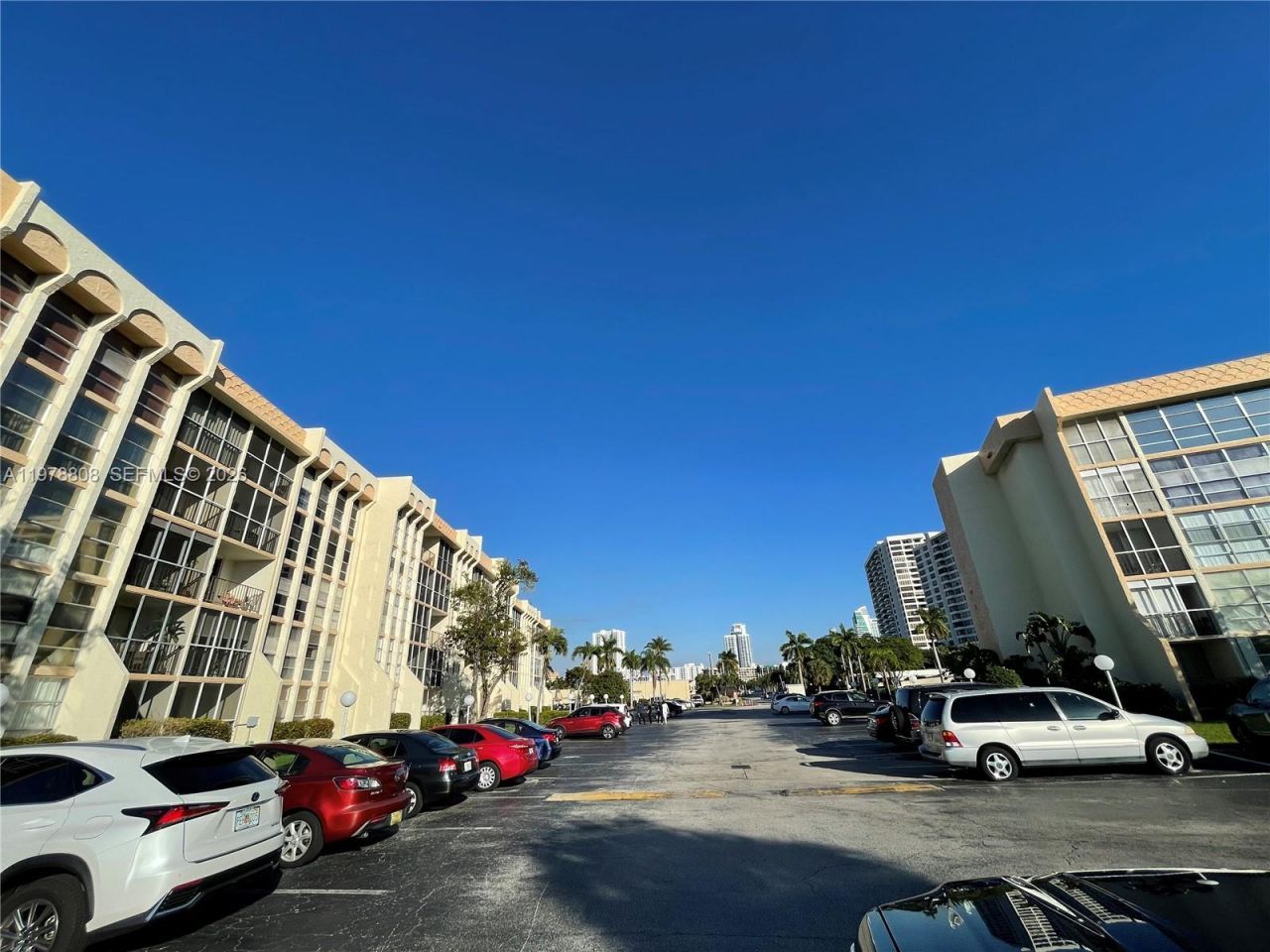 851 Three Islands Blvd, Unit 109, Hallandale Beach, FL 33009 Photo
