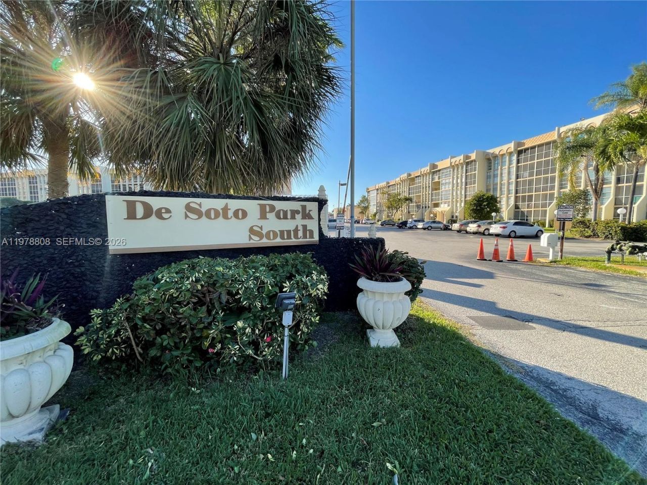 851 Three Islands Blvd, Unit 109, Hallandale Beach, FL 33009 Photo