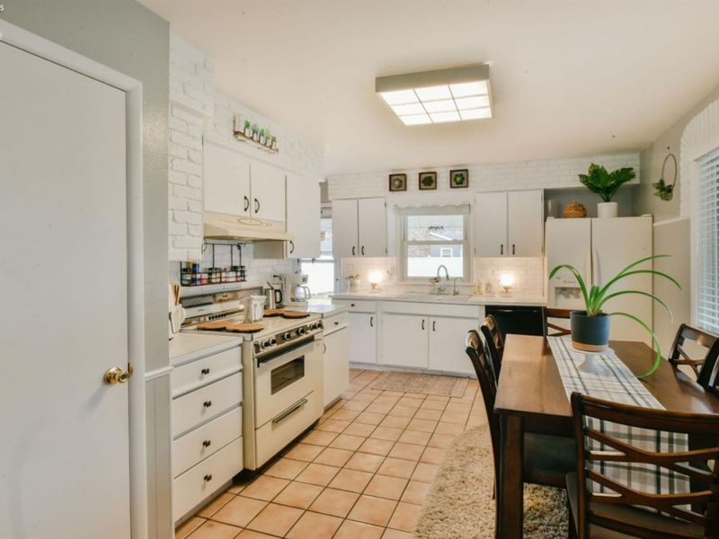 614 Clinton Street, Port Clinton, OH 43452 Photo 10