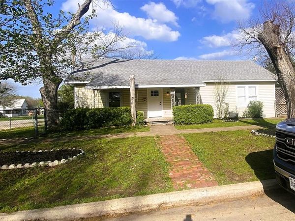 308 N Shawnee Street, Ennis, TX 75119