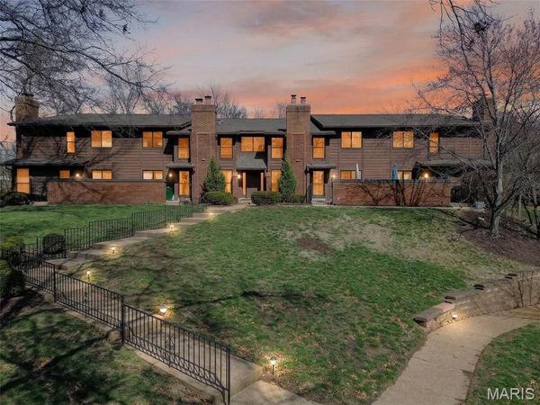 2037 Trailcrest Lane, Unit 7, St Louis, MO 63122