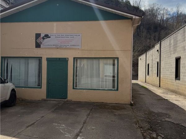 104 Main Street, Clay, WV 25043