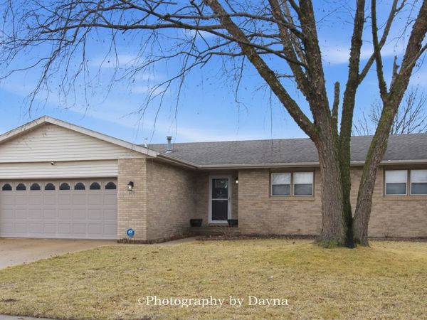 609 N Monroe Avenue , Bradley, IL 60915