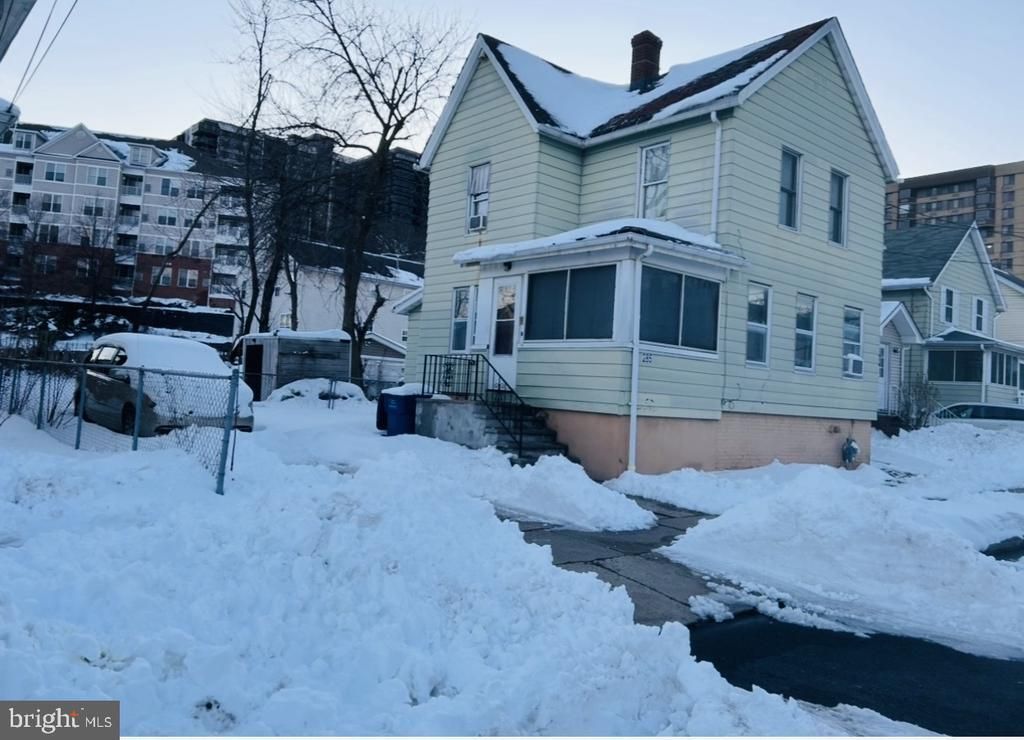 285 Berry, Hackensack, NJ 07601 Main Photo