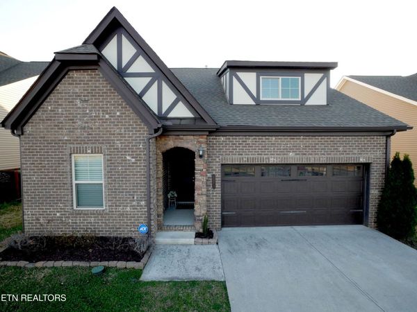 1209 Branch Creek Lane, Maryville, TN 37801