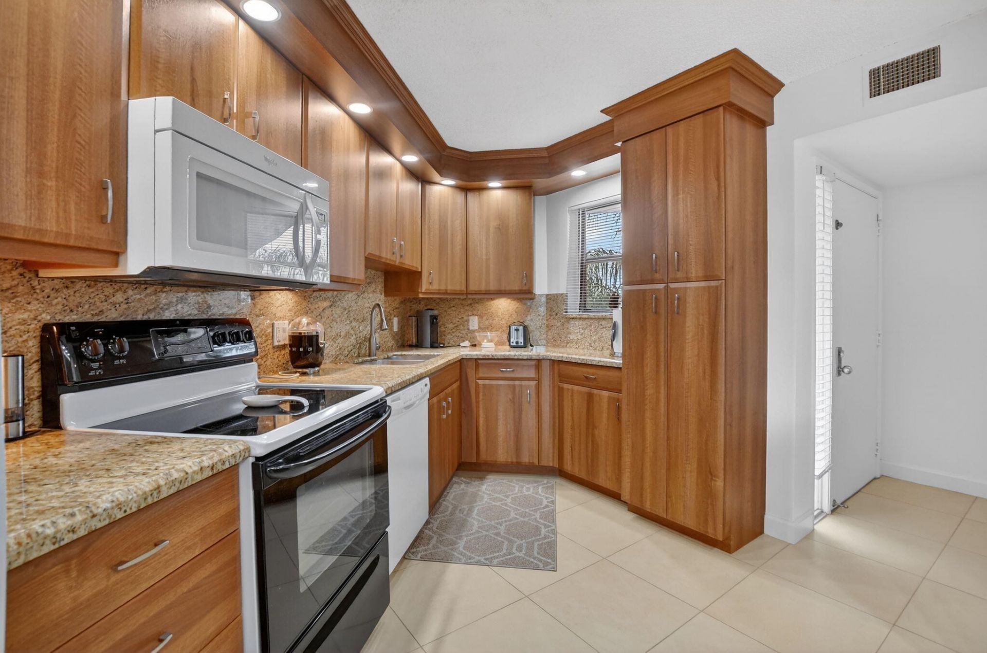 5851 Camino Del Sol, Unit Apt 402, Boca Raton, FL 33433 Photo