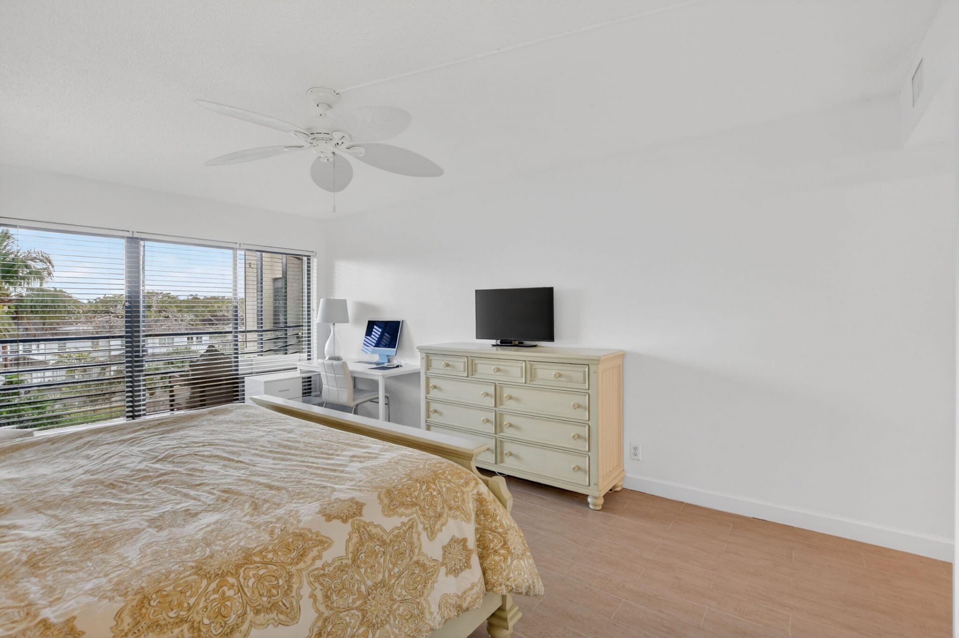 5851 Camino Del Sol, Unit Apt 402, Boca Raton, FL 33433 Photo