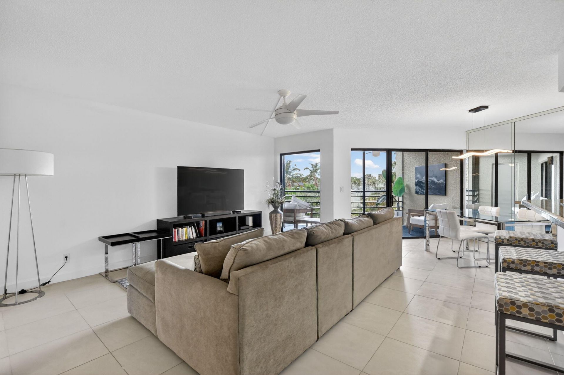 5851 Camino Del Sol, Unit Apt 402, Boca Raton, FL 33433 Photo