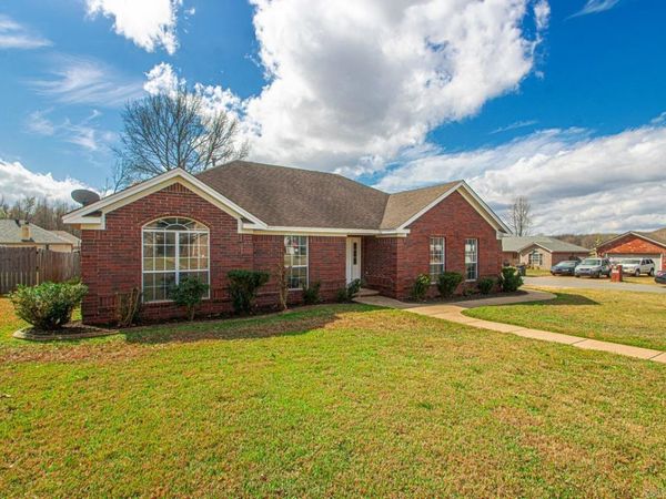 1313 High Meadow Drive, Jacksonville, AR 72076