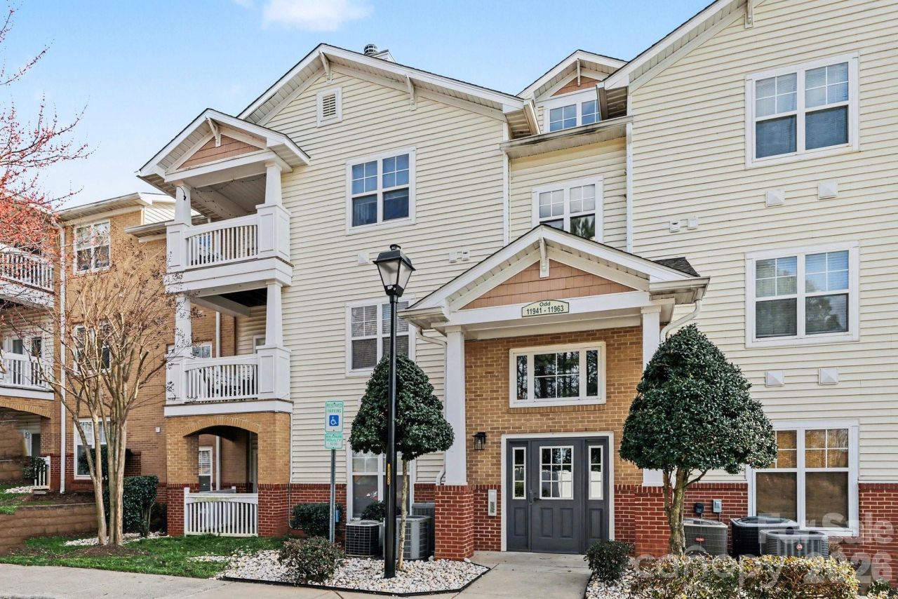 11949 Ridgeway Park Drive, Charlotte, NC 28277 Main Photo