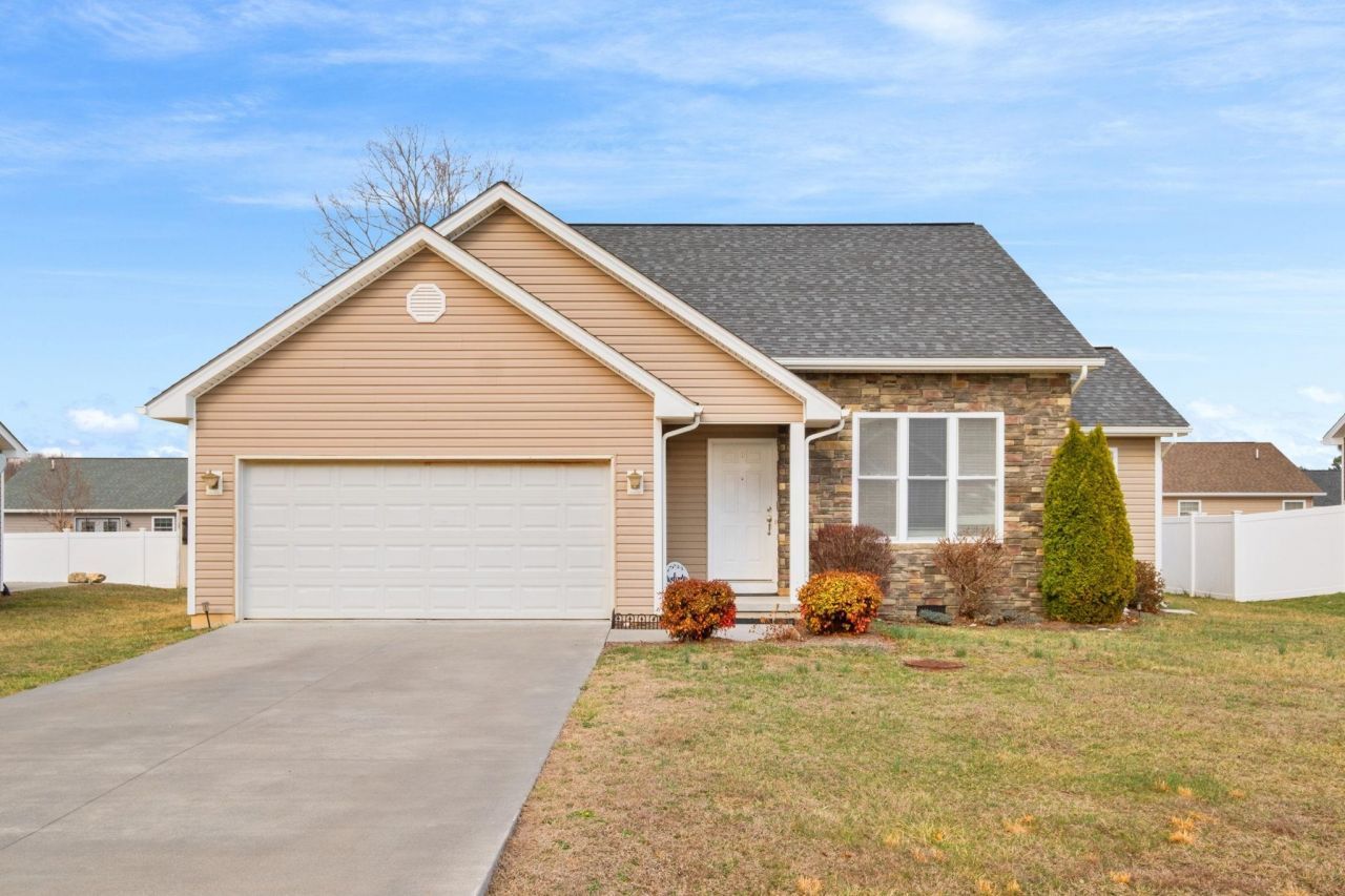 1312 DULCIMER LN primary photo