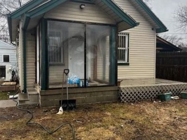 6083 Rosemont Avenue, Detroit, MI 48228