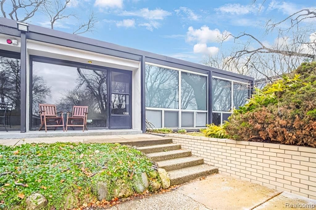 1320 Nicolet Place, Detroit, MI 48207 Main Photo