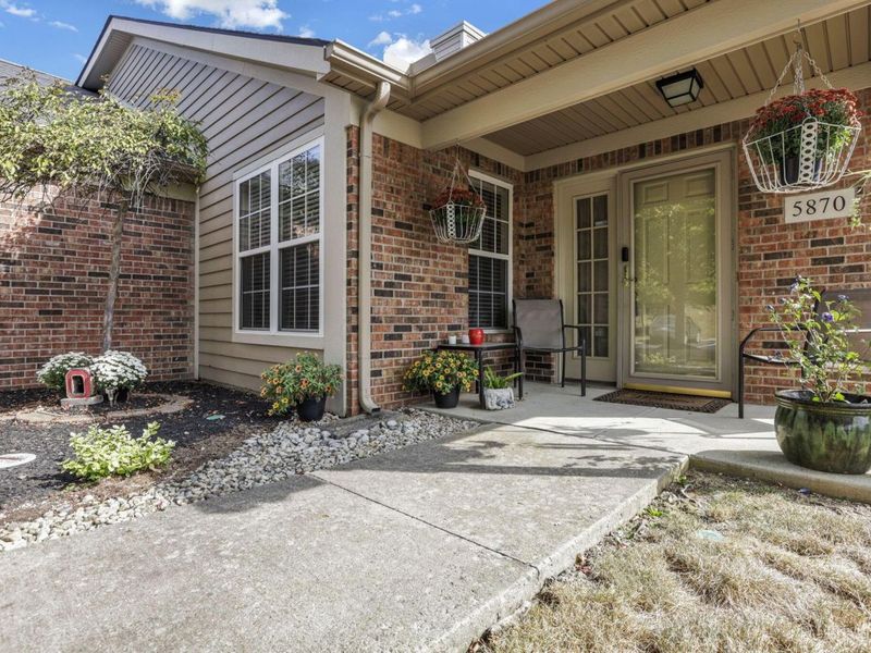 5870 Crooked Creek Boulevard , Grove City, OH 43123 Photo 2