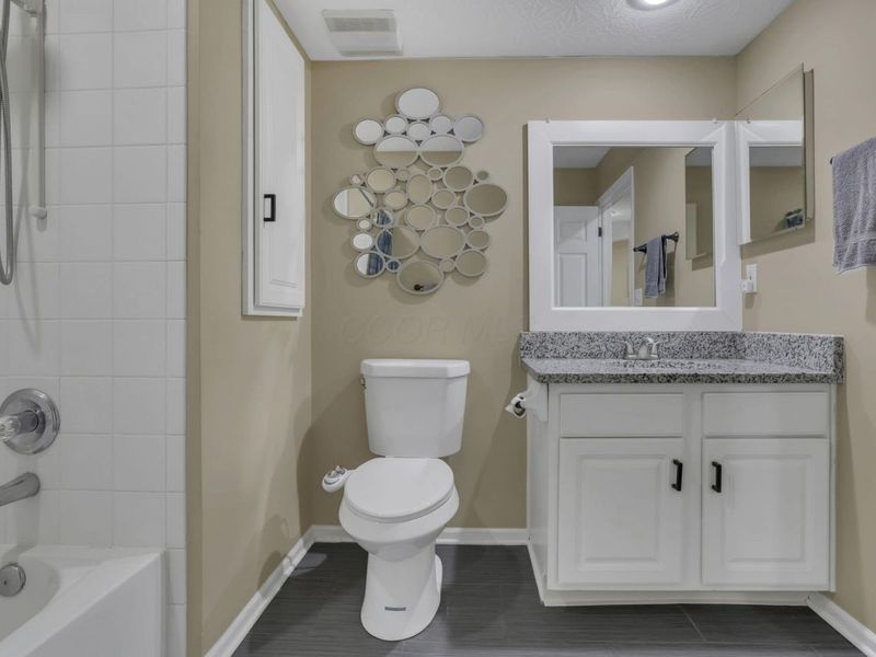 5870 Crooked Creek Boulevard , Grove City, OH 43123 Photo 27