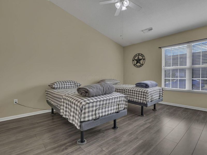 5870 Crooked Creek Boulevard , Grove City, OH 43123 Photo 28