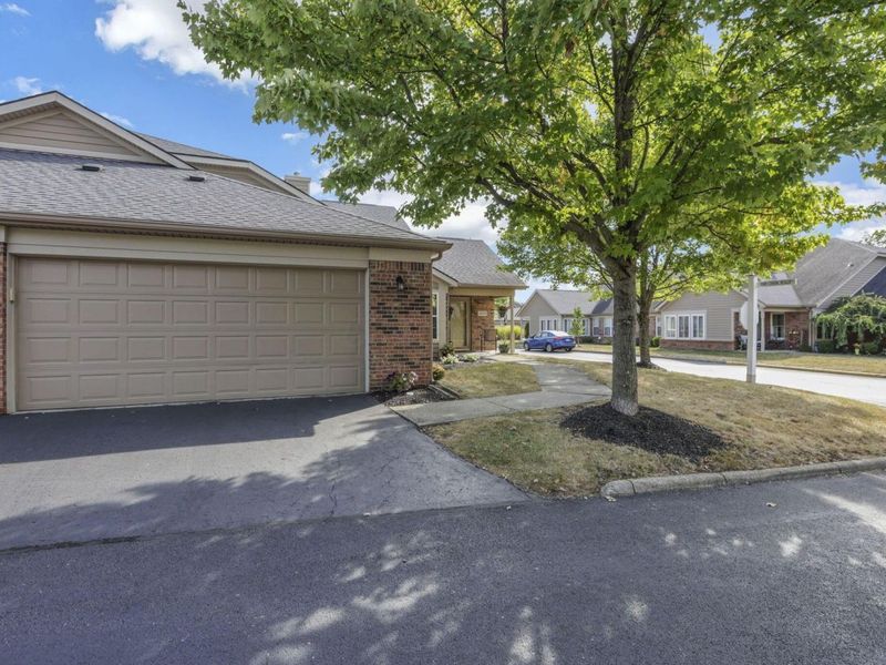 5870 Crooked Creek Boulevard , Grove City, OH 43123 Photo 3