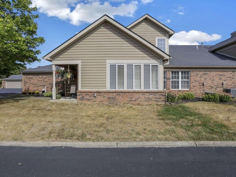 5870 Crooked Creek Boulevard , Grove City, OH 43123 Photo 5