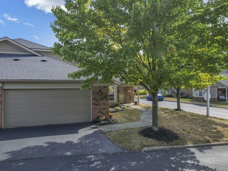 5870 Crooked Creek Boulevard , Grove City, OH 43123 Photo 7