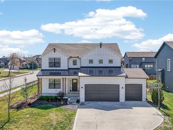 1505 SW Georgetown Drive, Lee's Summit, MO 64082