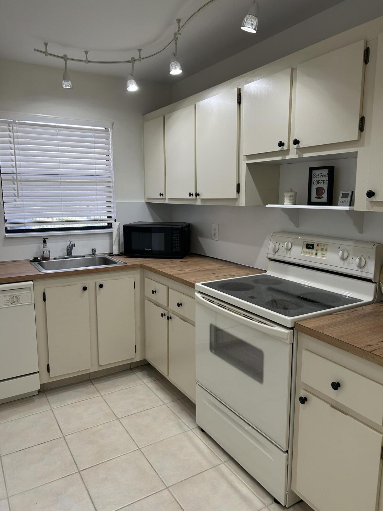 4700 Lucerne Lakes Boulevard, Unit 308, Lake Worth, FL 33467 Photo