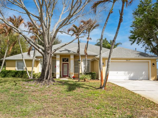 2017 SE Allamanda Drive, Port St. Lucie, FL 34952