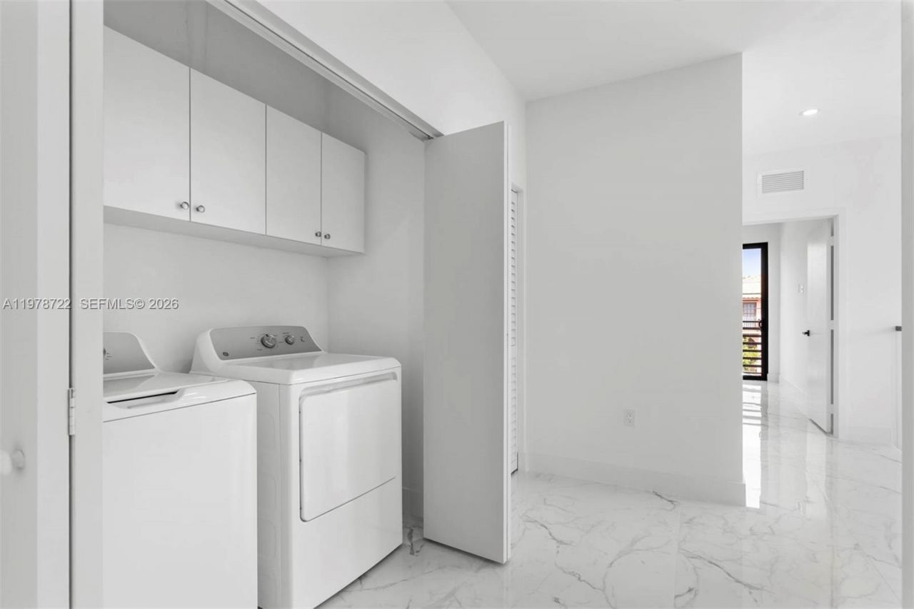 3430 SW 2 Street , Miami, FL 33135 Photo