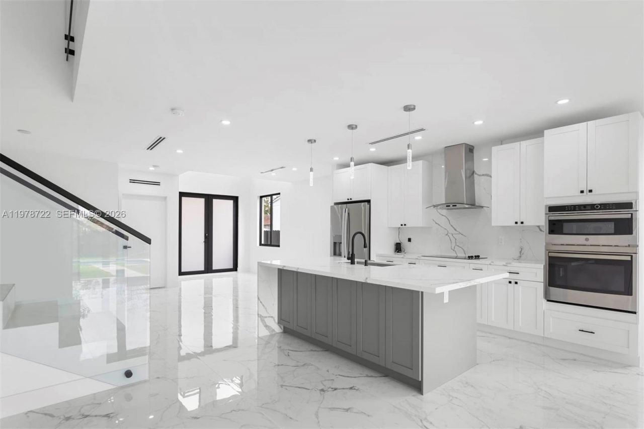 3430 SW 2 Street , Miami, FL 33135 Photo