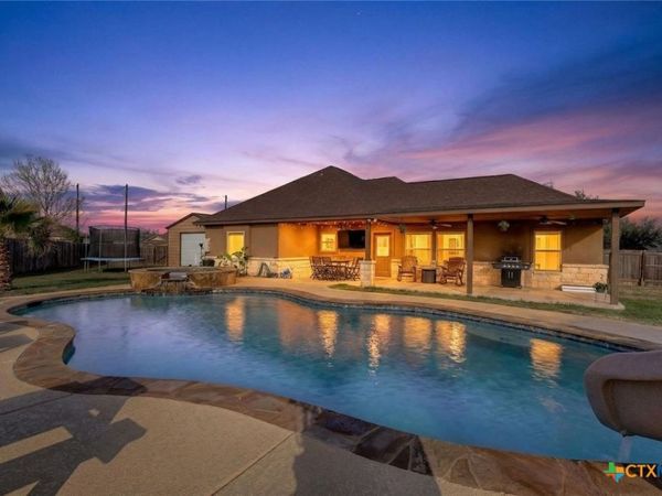 115 Lorenz , Stockdale, TX 78160