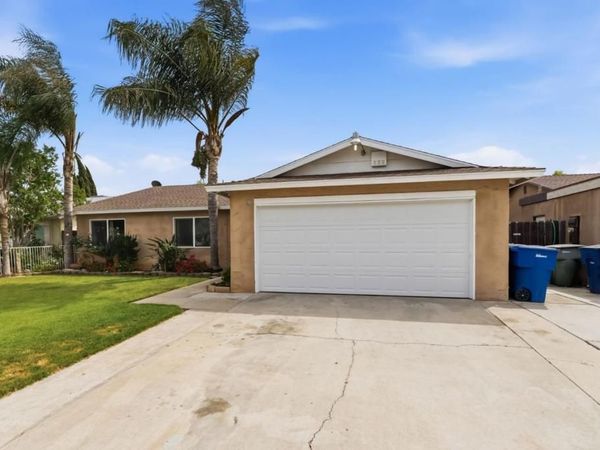 5850 E Ramona Avenue, Fresno, CA 93727