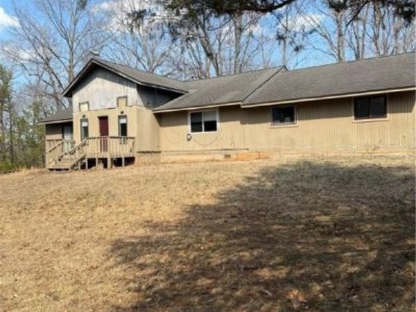 693 Blackberry Lane , Appomattox, VA 24522