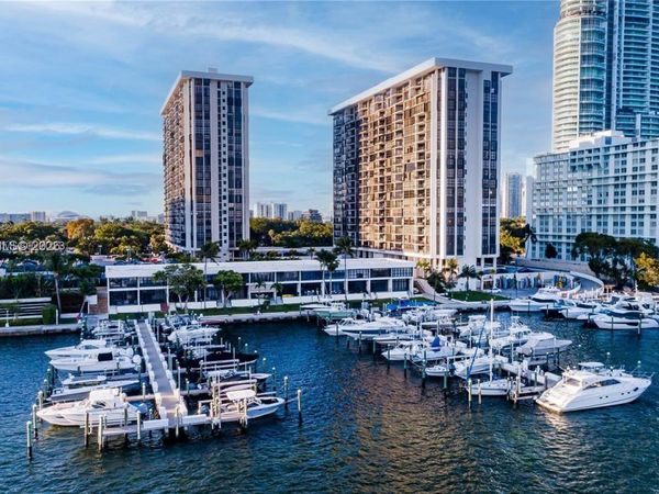 1865 Brickell Ave, Unit A406, Miami, FL 33129