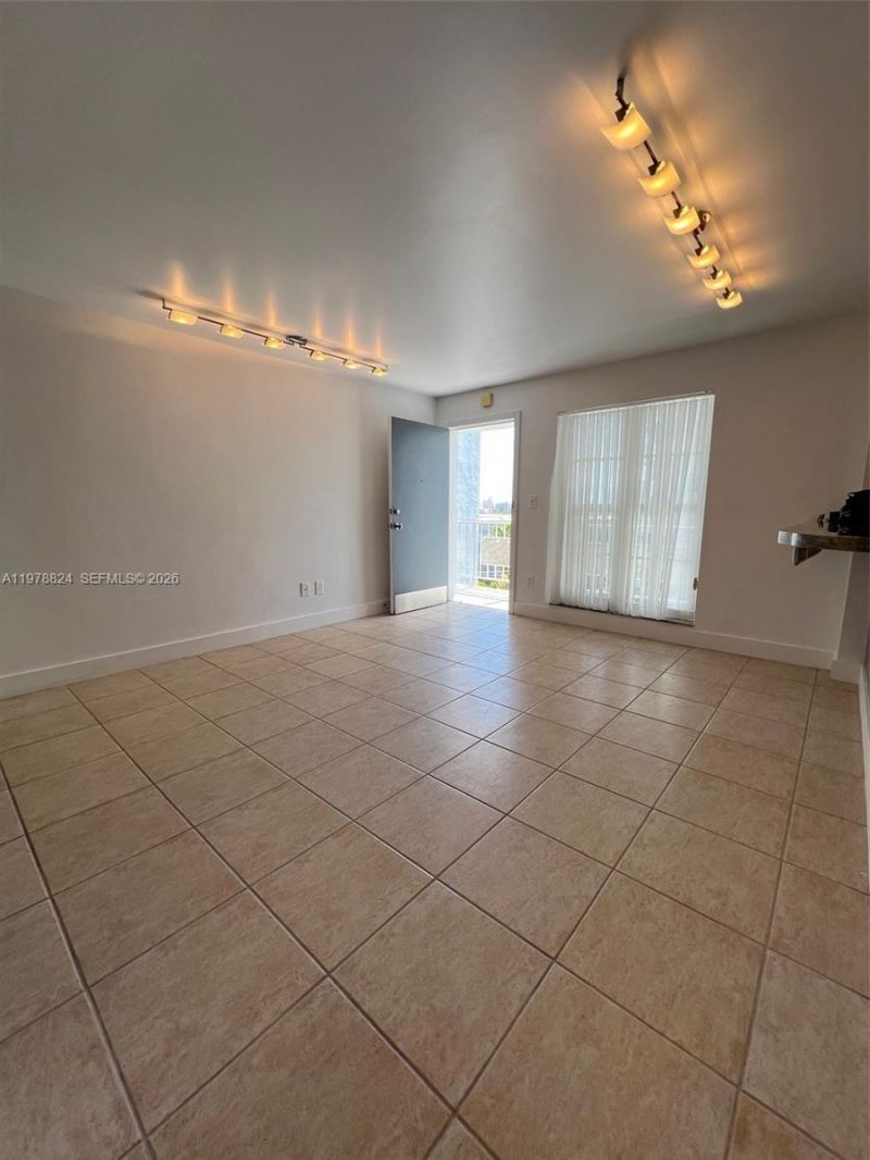1340 Lincoln Rd , Unit 705, Miami Beach, FL 33139 Photo