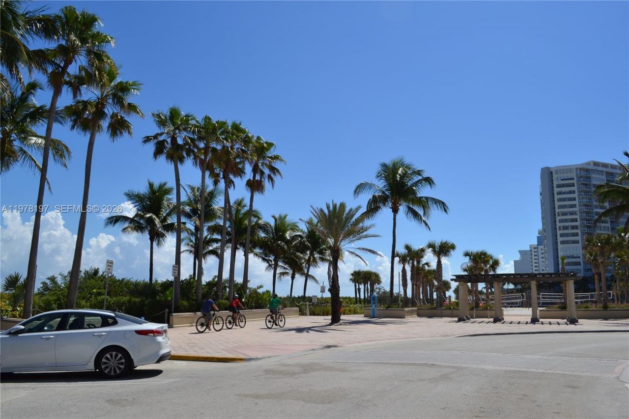 300 74th St , Unit 5, Miami Beach, FL 33141 Photo