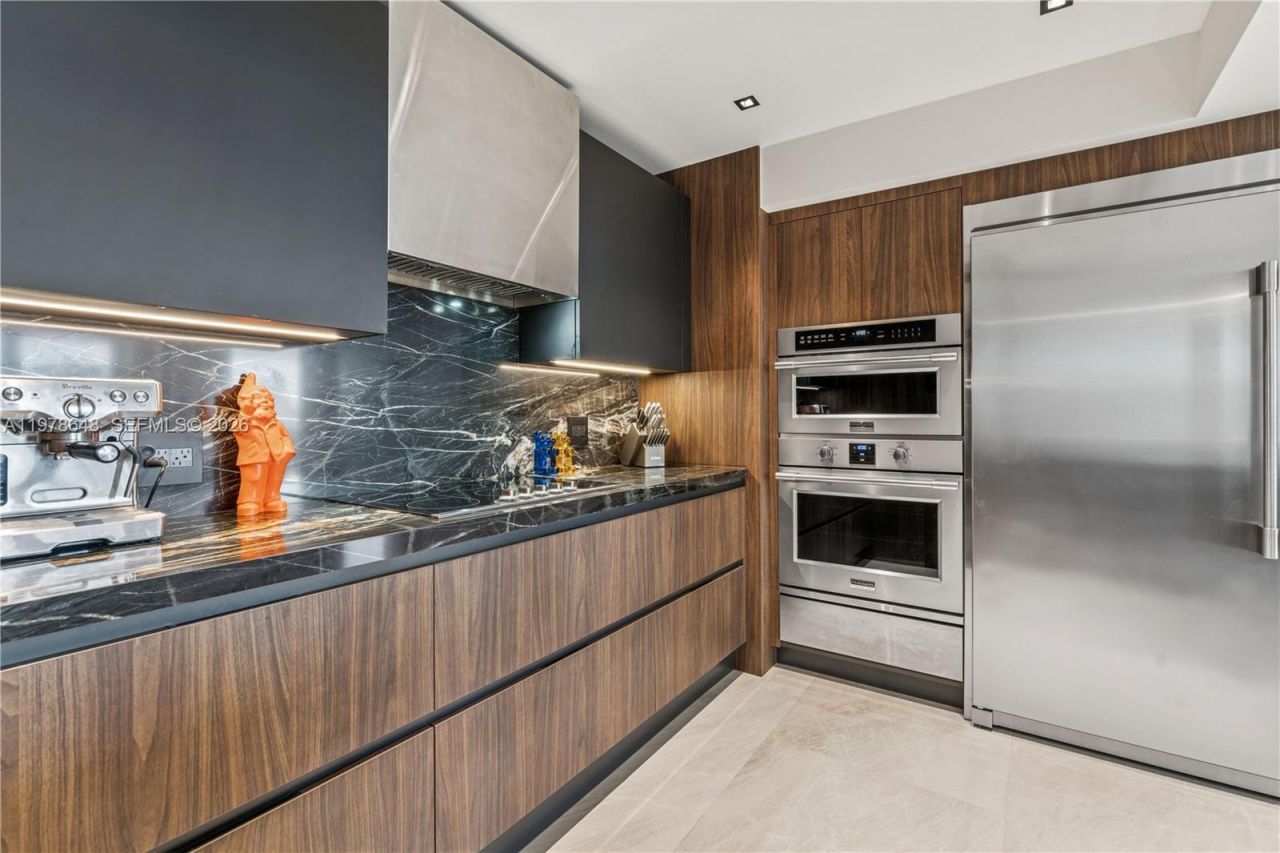 19667 Turnberry Way, Unit 8K, Aventura, FL 33180 Photo