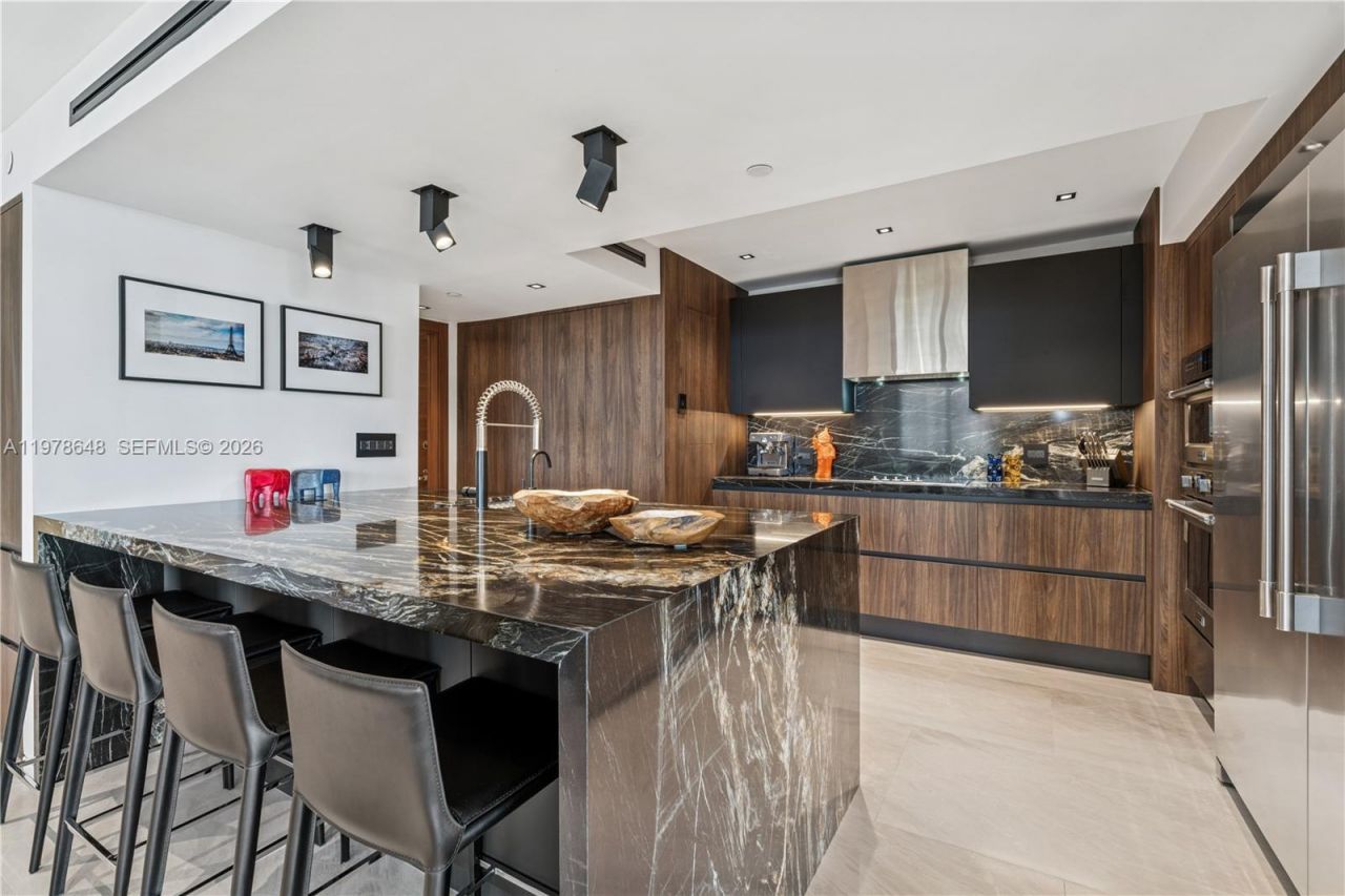 19667 Turnberry Way, Unit 8K, Aventura, FL 33180 Photo