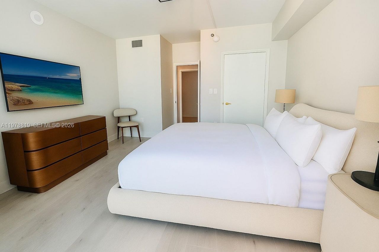 500 Brickell Ave, Unit 3803, Miami, FL 33131 Photo