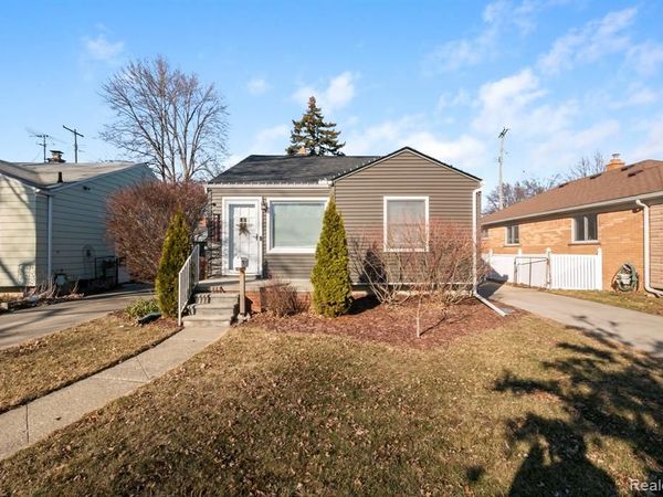 23021 California Street, St. Clair Shores, MI 48080